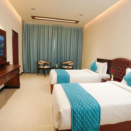 Hotel Blue Castle à Thiruvananthapuram Extérieur photo