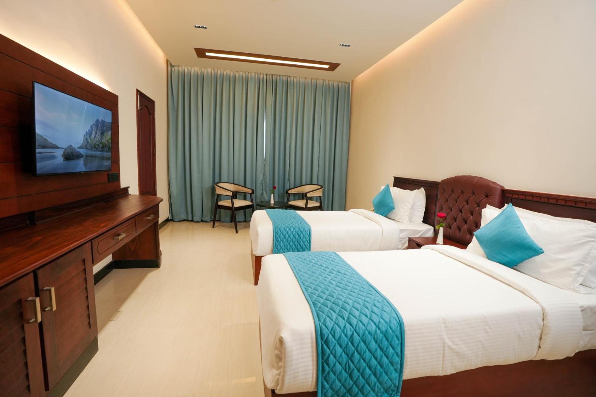 Hotel Blue Castle à Thiruvananthapuram Extérieur photo
