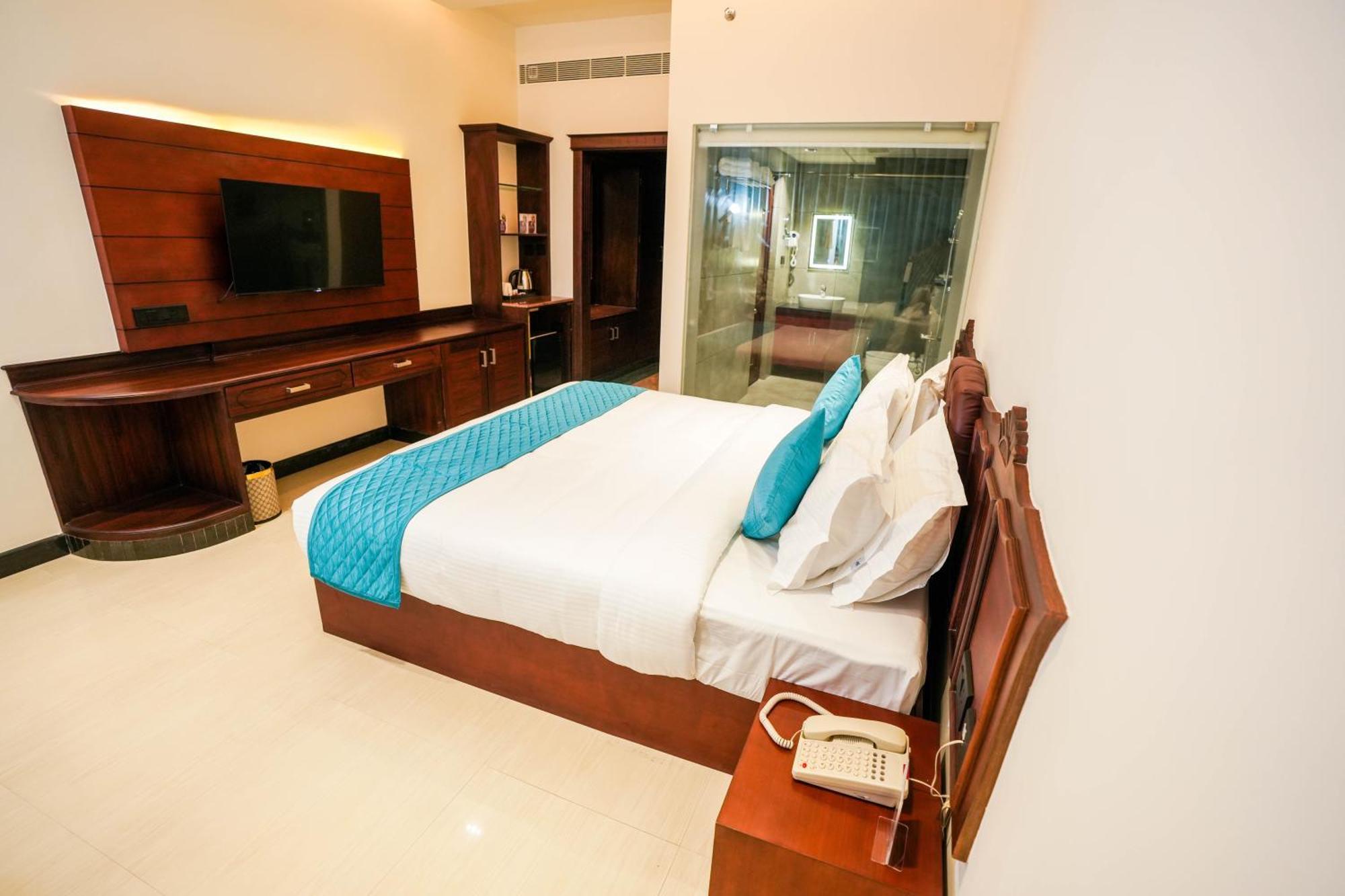 Hotel Blue Castle à Thiruvananthapuram Extérieur photo
