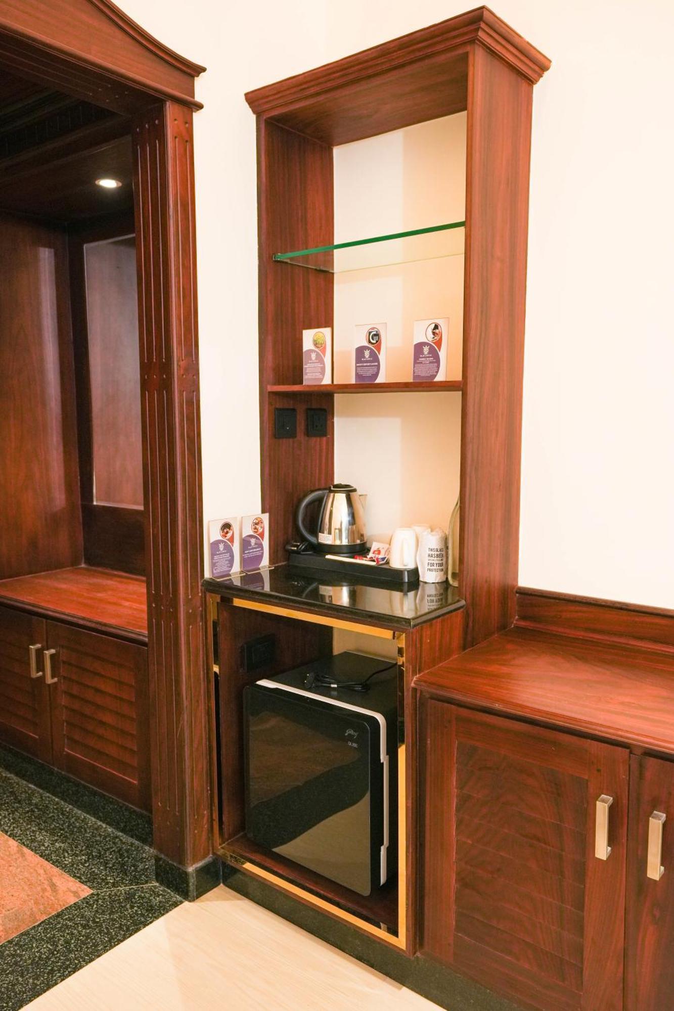 Hotel Blue Castle à Thiruvananthapuram Extérieur photo